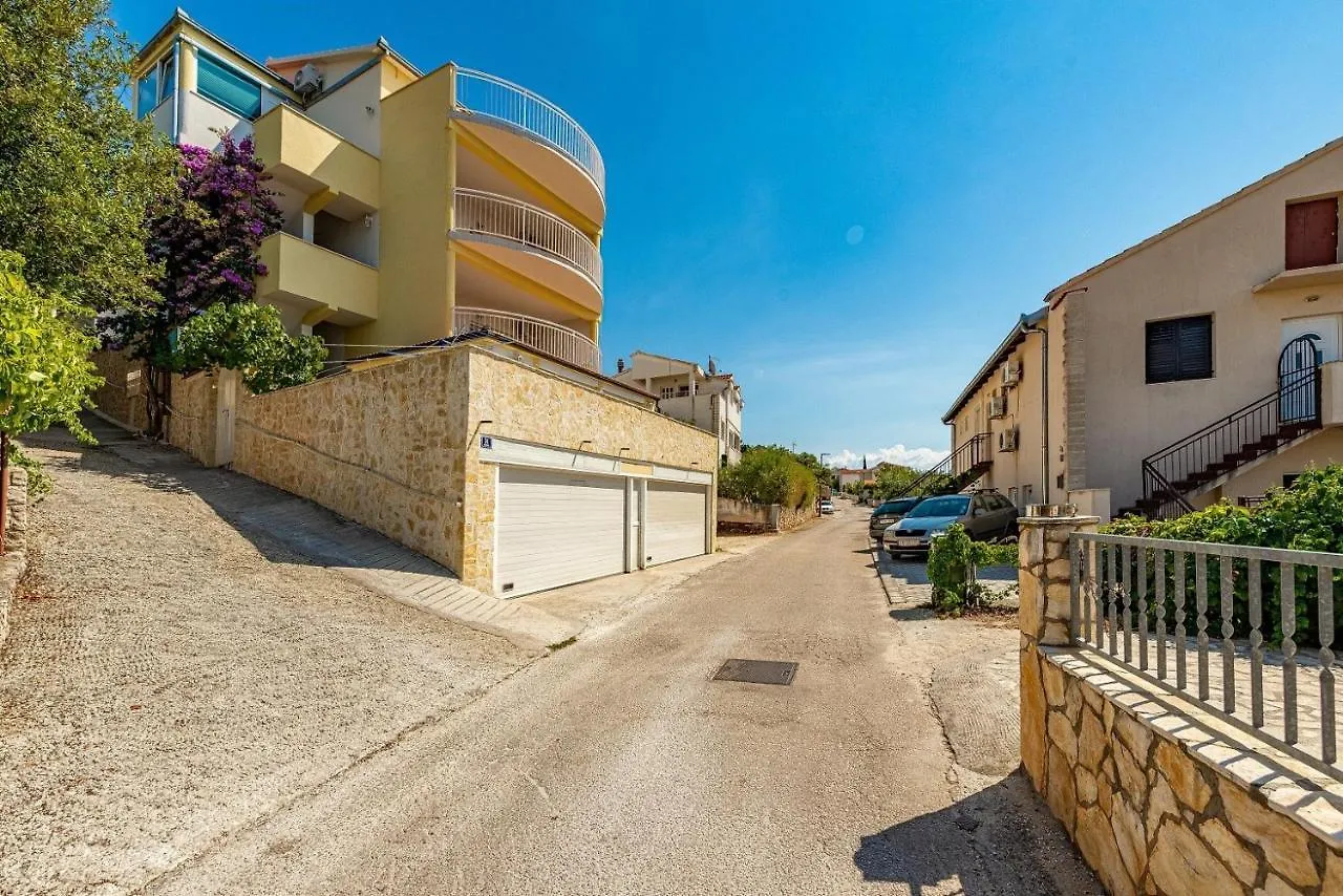 Six-Bedroom Villa With Sea View Nl Trogir